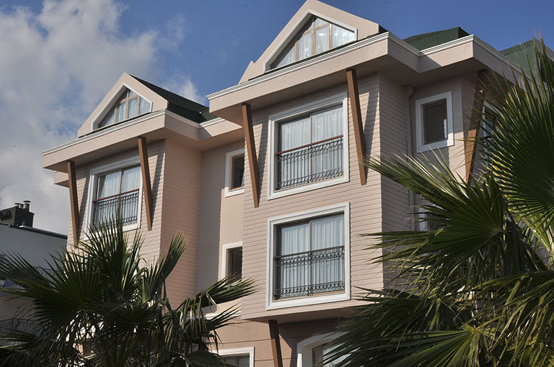 Lucida Beach Hotel