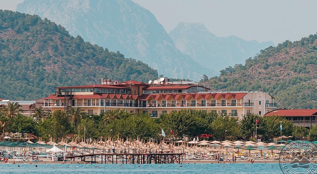 Loceanica Beach Resort